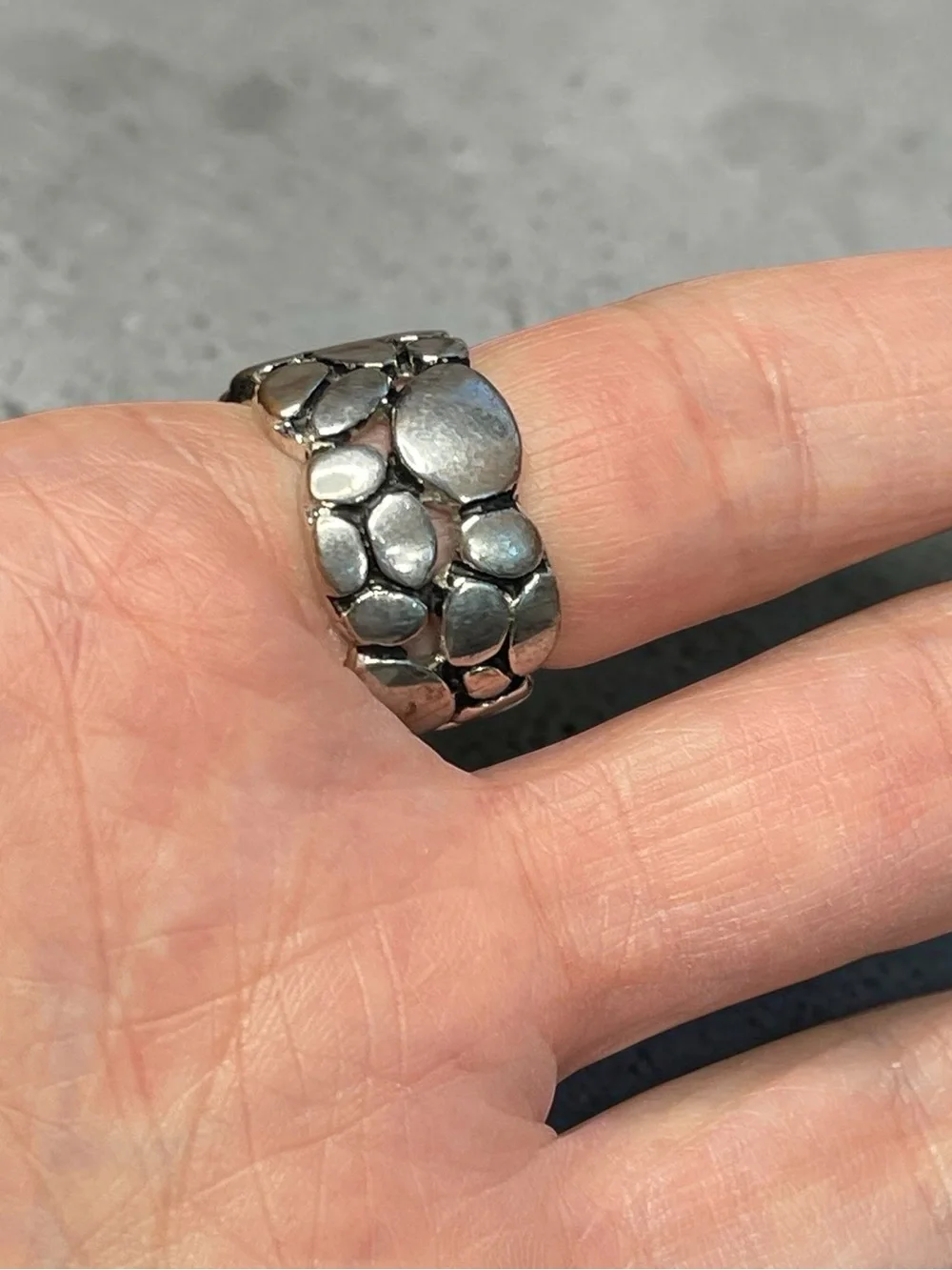 Wide Pebble Textured Silver Tone Band Ring Organic Statement Ring Size 7